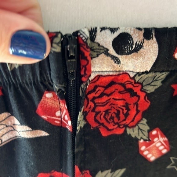 EUC Torrid Retro Chic Love Dice Roses Blk Skull Pin Up Circle Skirt Dress 12 - Picture 9 of 15